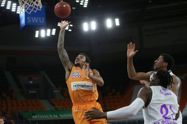 梁景鑫在对 梁景鑫在对